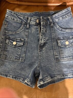 High-Rise Acid Wash Denim Cargo Shorts - Blue